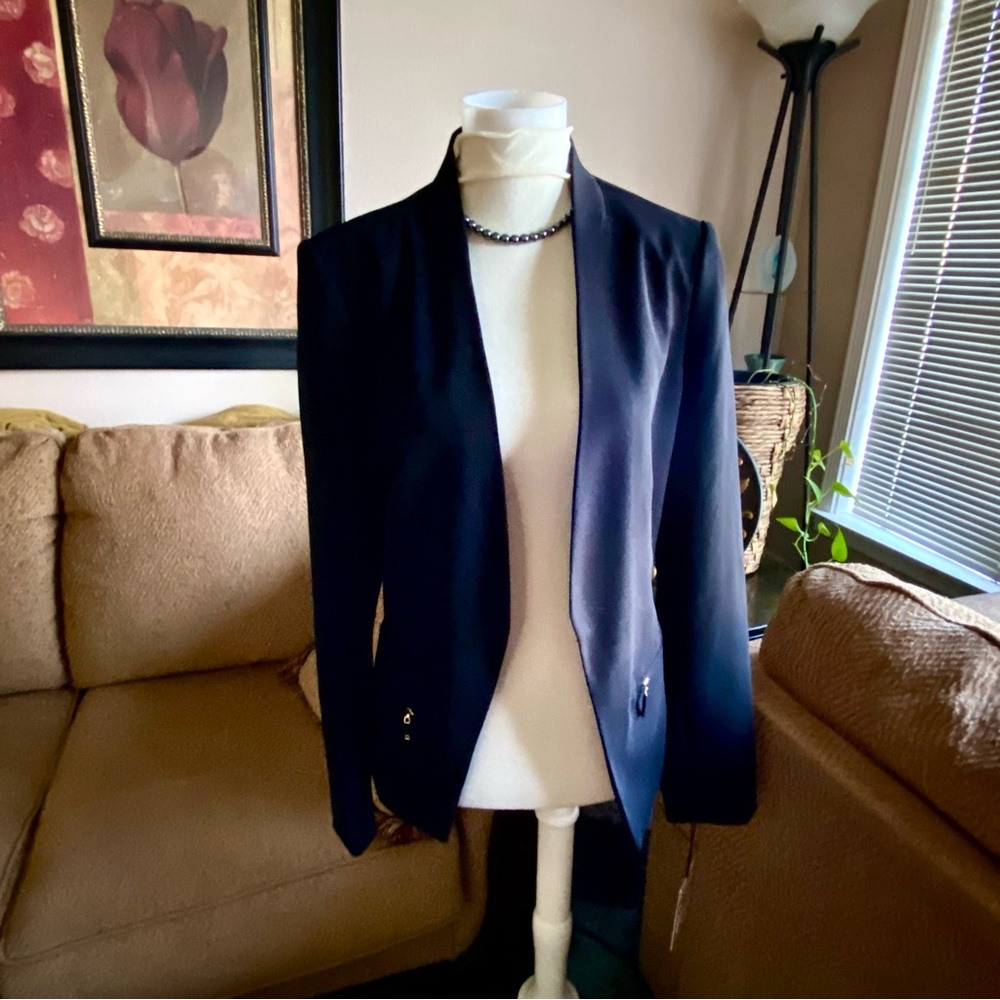🆕 Ivanka Trump Figure Flattering Open Crepe Blazer